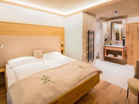 Doppelzimmer Fichte mit Frühstück - Naturhotel Alpenrose House in Carinthia, Austria