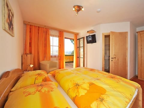 Doppelzimmer Nr. 1 und 3 mit Balkon - Landhaus Ebner Farm Stay in Carinthia, Austria
