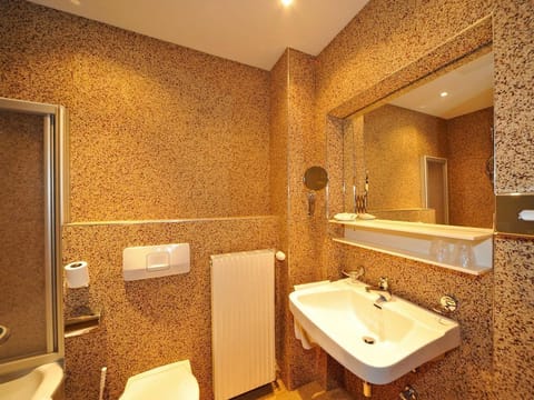 Single room with shower/WC - Hotel Ertl Bed and Breakfast in Spittal an der Drau