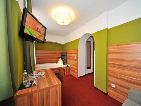 Single room with shower/WC - Hotel Ertl Bed and Breakfast in Spittal an der Drau