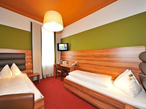 Single room with shower/WC - Hotel Ertl Bed and Breakfast in Spittal an der Drau