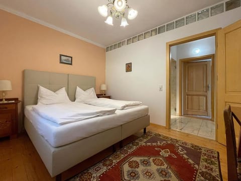 Doppelzimmer - Pension Sedlak und Golfappartements Bed and Breakfast in Spittal an der Drau