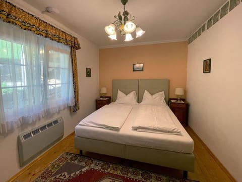 Doppelzimmer - Pension Sedlak und Golfappartements Bed and Breakfast in Spittal an der Drau