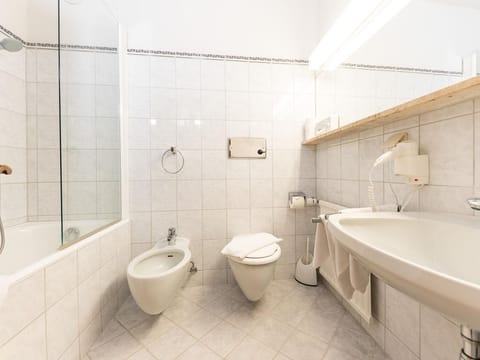 Doppelzimmer in der Villa Ohne Balkon - Villa Postillion am See House in Spittal an der Drau