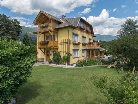 Doppelzimmer Goldeckblick - Pension Steurer Bed and Breakfast in Spittal an der Drau