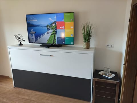 Premium Doppelzimmer mit Balkon und Seeblick - Pension Zum Mühlrad Bed and Breakfast in Spittal an der Drau