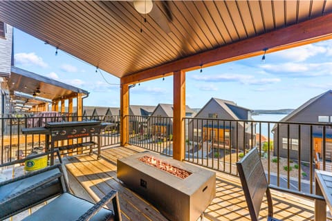 Rocky Shores Thunder Ridge offers 2 back decks complete with comfortable lounge seating + fire table + Blackstone Griddle grill