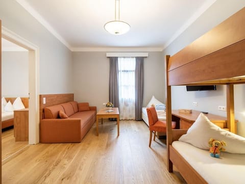 Appartement Goldeck - Familienhotel Post-kinder&sport am Millstätter See House in Spittal an der Drau