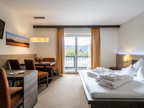 Familienzimmer Süd - Familienhotel Post-kinder&sport am Millstätter See House in Spittal an der Drau