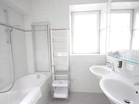 Appartement Mittagskogel - Familienhotel Post-kinder&sport am Millstätter See House in Spittal an der Drau