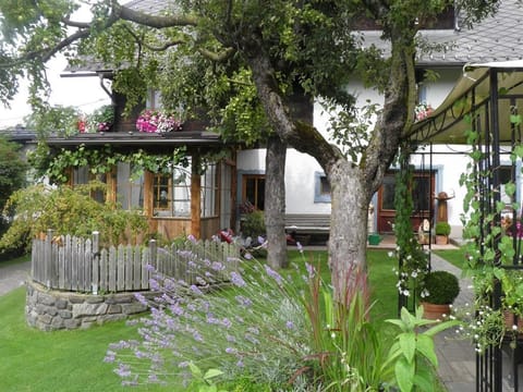 Appartement Goldeckblick - Haus Hanshois Farm Stay in Carinthia, Austria