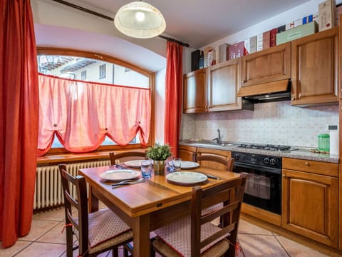 Water, Plant, Sky, Building, Swimming Pool, Tree, Azure, Window, Real Estate, Leisure