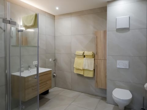 HOLIDAY APARTMENT**** 140 qm2 MODERN 4 bedrooms - Familienhotel Steindl Apartment in Spittal an der Drau