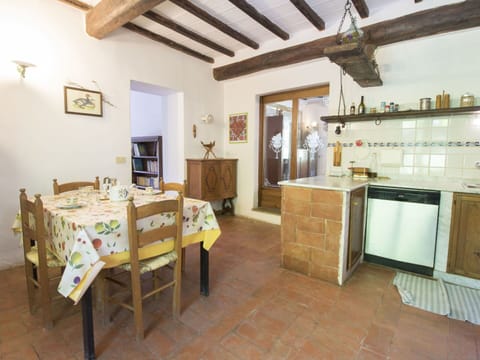 Picture Frame, Property, Furniture, Cabinetry, Countertop, Wood, Lighting, Interior Design, Kitchen Appliance, Table