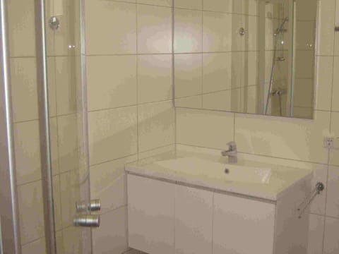 Ferienwohnung Stern mit Badesteg Direkt am See - Laggerhof Direkt am Südufer des Millstätter Sees Bed and Breakfast in Spittal an der Drau