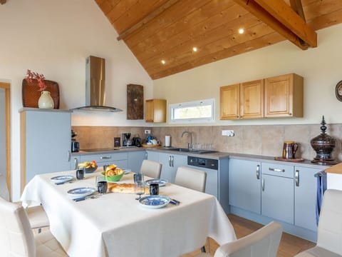 Cabinetry, Property, Furniture, Countertop, Building, Interior Design, Kitchen Sink, Wood, Table, Chair