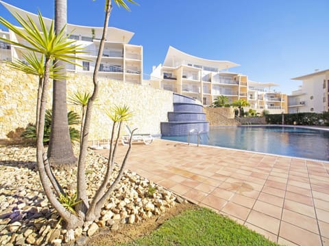 Sky, Water, Building, Property, Cloud, Window, Azure, Plant, Body Of Water, Architecture