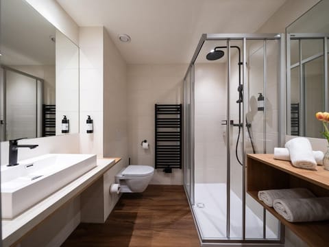 Dreibettzimmer - Familiengut Hotel Burgstaller Farm Stay in Carinthia, Austria