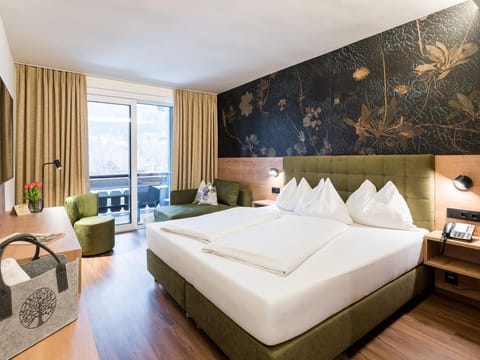 Dreibettzimmer - Familiengut Hotel Burgstaller Farm Stay in Carinthia, Austria