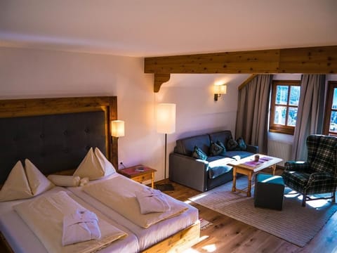 Dorfblick Junior Suite - Biobauernhof-hotel-gasthof Hinteregger Farm Stay in Carinthia, Austria