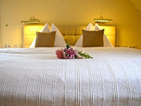 Doppelzimmer Seeblick - Schlosshotel See-villa Bed and Breakfast in Spittal an der Drau