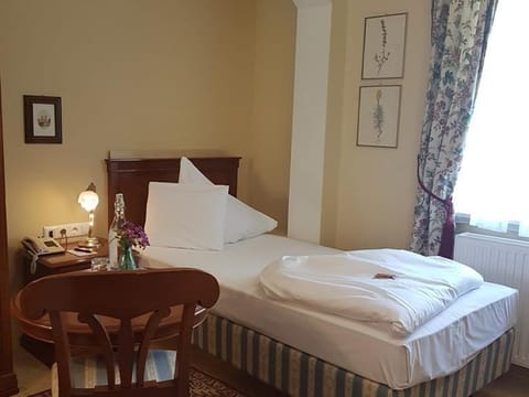 Einzelzimmer - Schlosshotel See-villa Bed and Breakfast in Spittal an der Drau