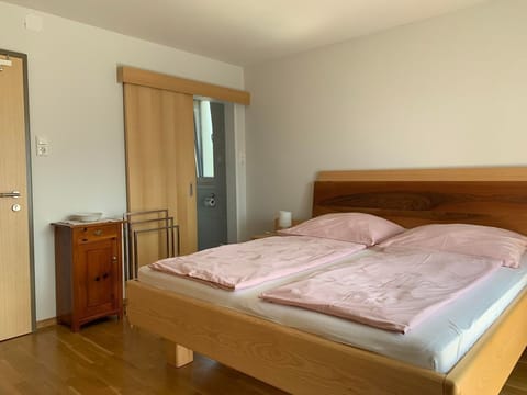 Doppelzimmer mit Du/wc - Villa Hansi Bed and Breakfast in Spittal an der Drau