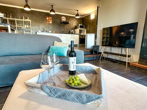 Living Room / Lounge