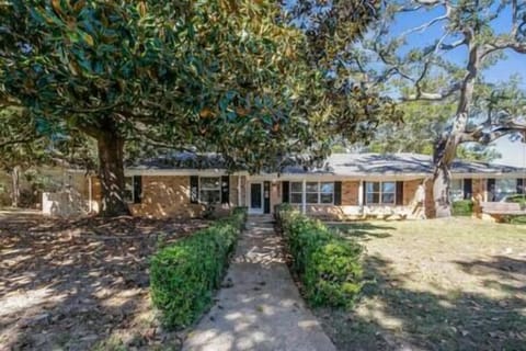 25e6846d 7085 4e7e bb6d 4cb831a3d0d7