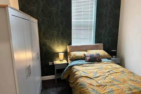 5b637695 a5e4 4975 8afd 0d043fd1218a