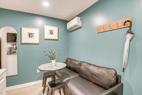 Cheverly Vacation Rental | 2BR | 1BA | 550 Sq Ft | Stairs Required