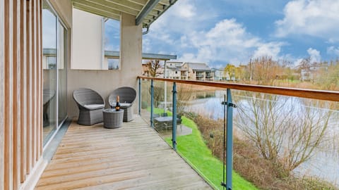 Balcony, Goslings, Bolthole Retreats