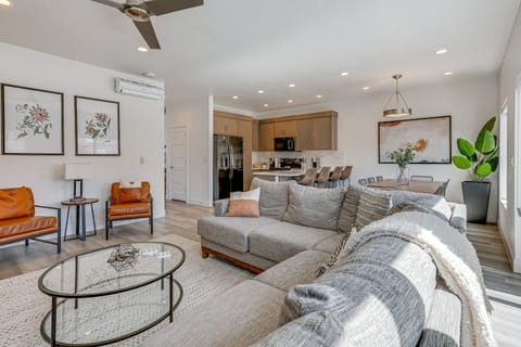 Living Room | 1st Floor | Smart TV | Free WiFi