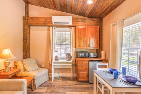 Kitchenette | Hot Plate | Microwave | Mid-Sized Fridge