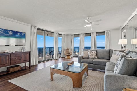 Summerhouse 206B
