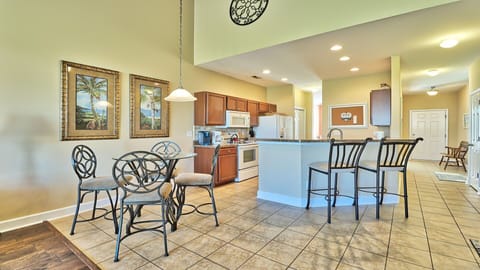 Dining/Breakfast Bar