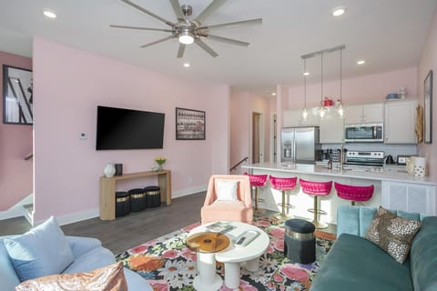 Dolly's Dream House - Living Space