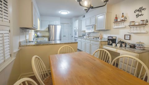 Kitchen Breakfast Table