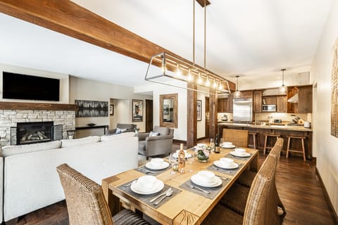 Seating for 8 or 9 diners