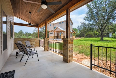Spacious Back Porch