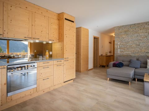 Cabinetry, Furniture, Property, Countertop, Drawer, Tap, Building, Wood, Sink, Kitchen Appliance