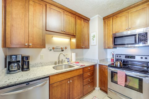 Kitchen | Cooking Basics | Drip & Single-Serve Coffee Makers | Kettle