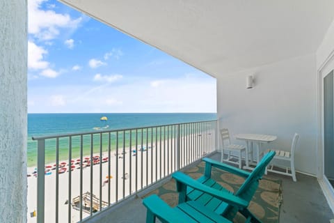 Beautiful Balcony Views!