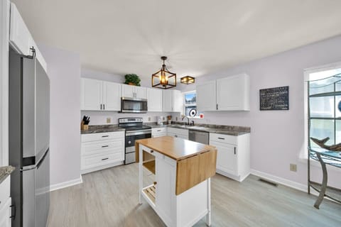 Spacious, well designed kitchen