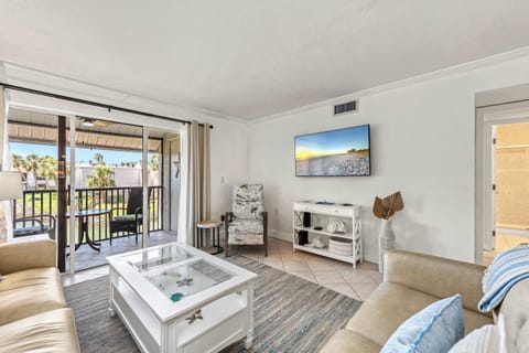 Open-Concept Living & Dining – Bright, Beachy Comfort at Dan’s Florida Condos