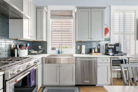 Fully Stocked Kitchen w/ Gas Range