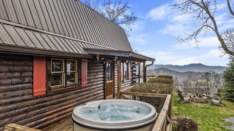 Hot tub 