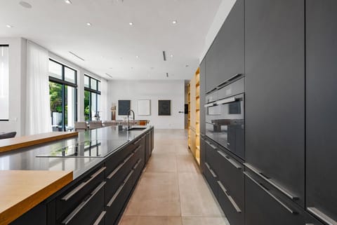 High end appliances and plenty of prep space