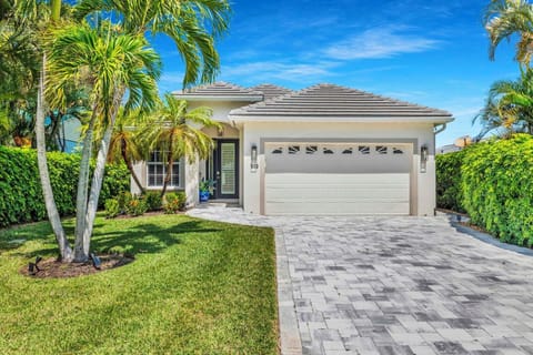 Welcome To Naples Park