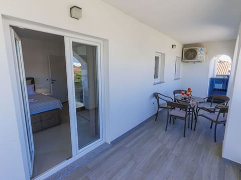 Window, Wood, Door, Building, Picture Frame, Flooring, Floor, House, Hall